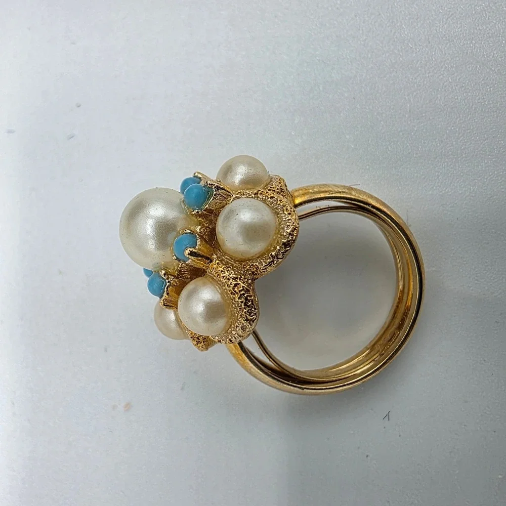Avon Womens Lustre Ring Faux Pearl Turquoise Accent Vintage 1972 Gold Tone Small